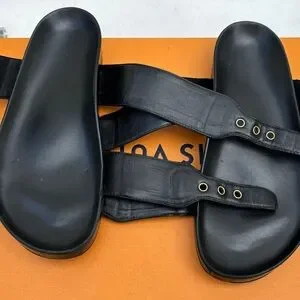 Louis Vuitton | Shoes | Louis Vuitton Black And Brown Flat  display picture 3